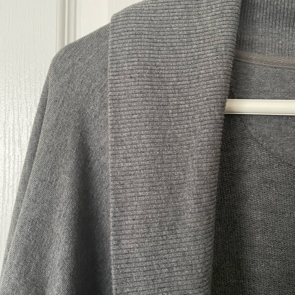 Aritzia Wilfred Diderot Coccoon Sweater in grey - Picture 5 of 12